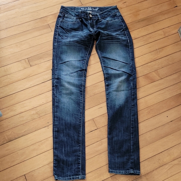 New Condition Nevada Jeans - Picture 2 of 16